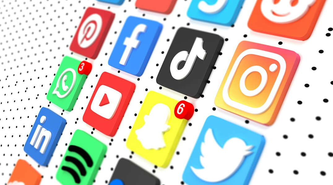 social media influencer posting